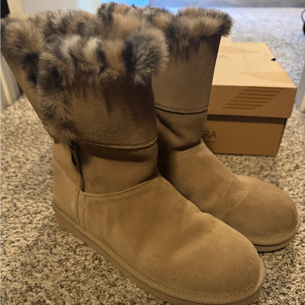 Kookaburra by Ugg boots